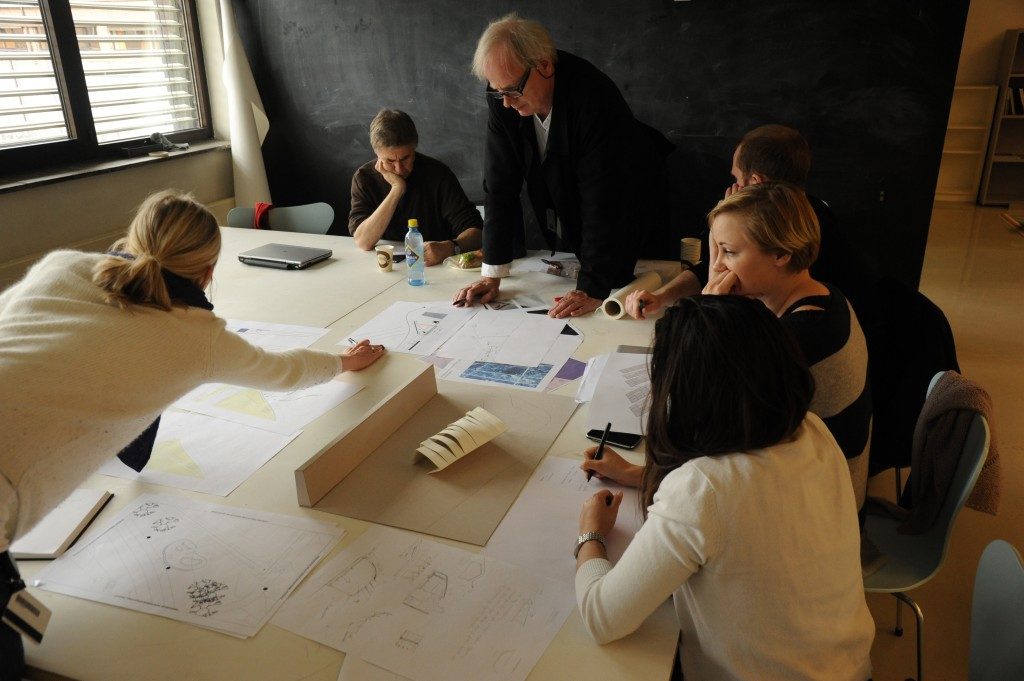 Arkitektstudenter tegner energipositivt representasjonslokale bak Akershus festning